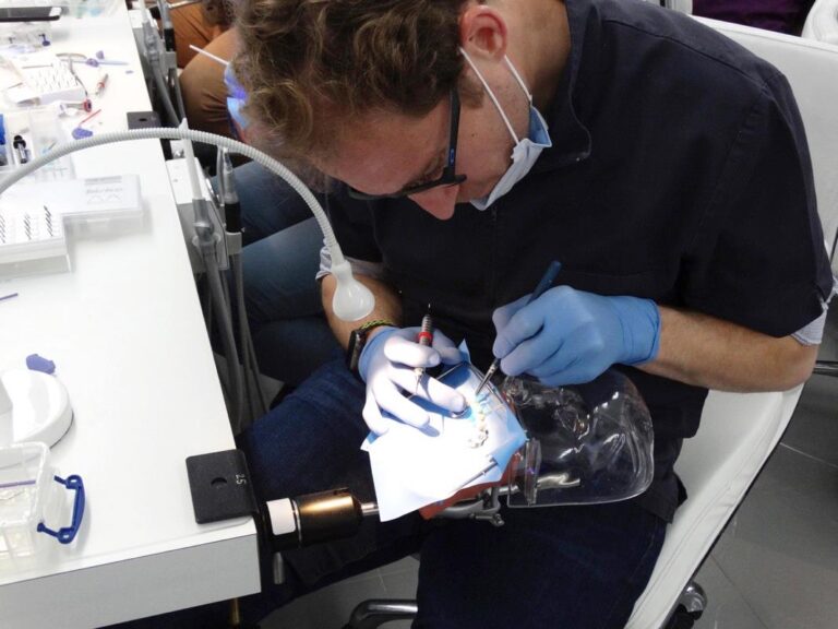 formation dentaire esthétique sourire aix en provence facettes TP travaux pratiques