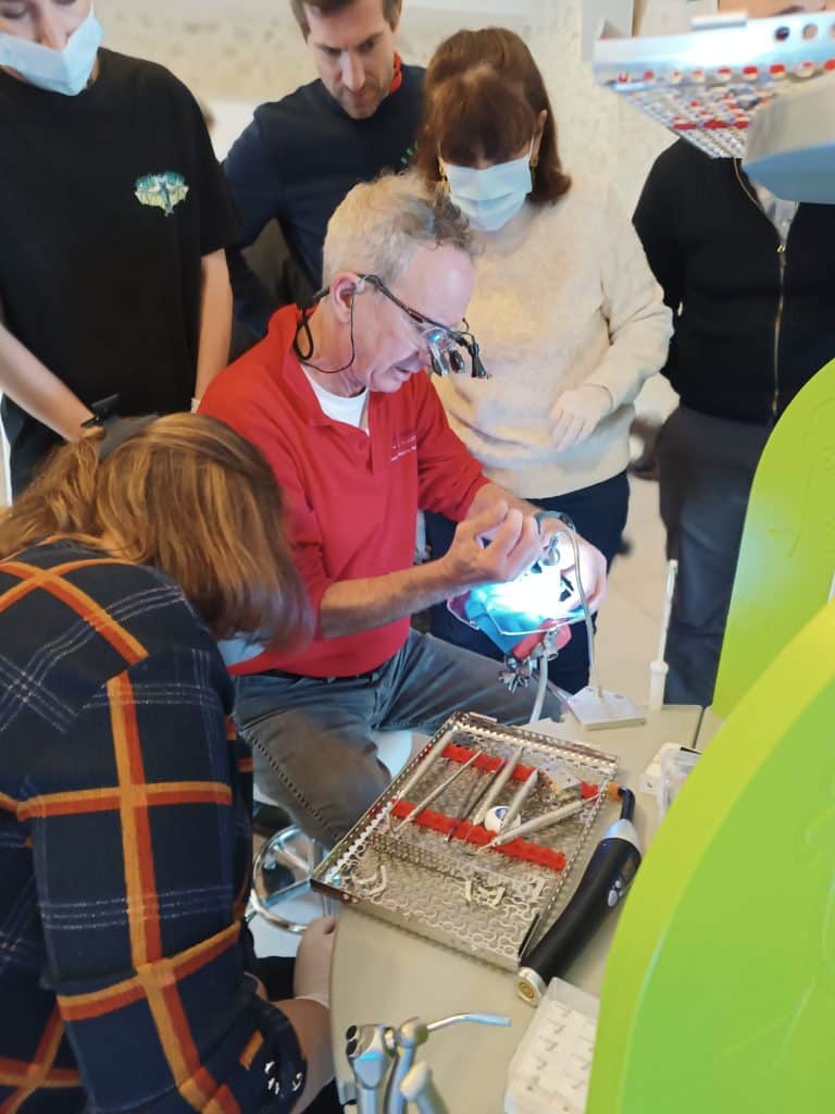 formation dentaire TP travaux pratiques académie du sourire nomade