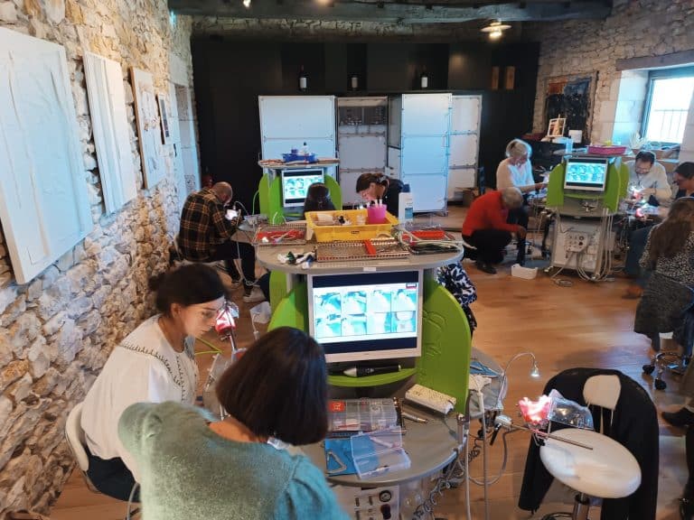 formation dentaire TP travaux pratiques académie du sourire nomade