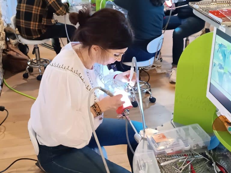 formation dentaire TP travaux pratiques académie du sourire nomade