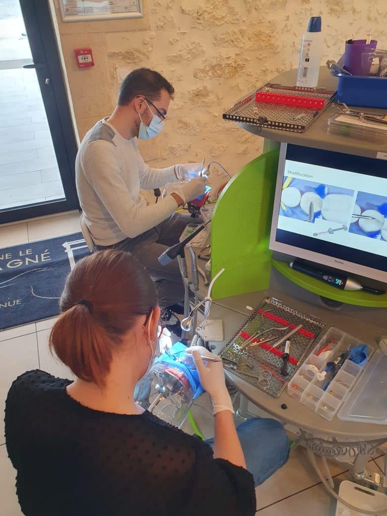 formation dentaire TP travaux pratiques académie du sourire nomade