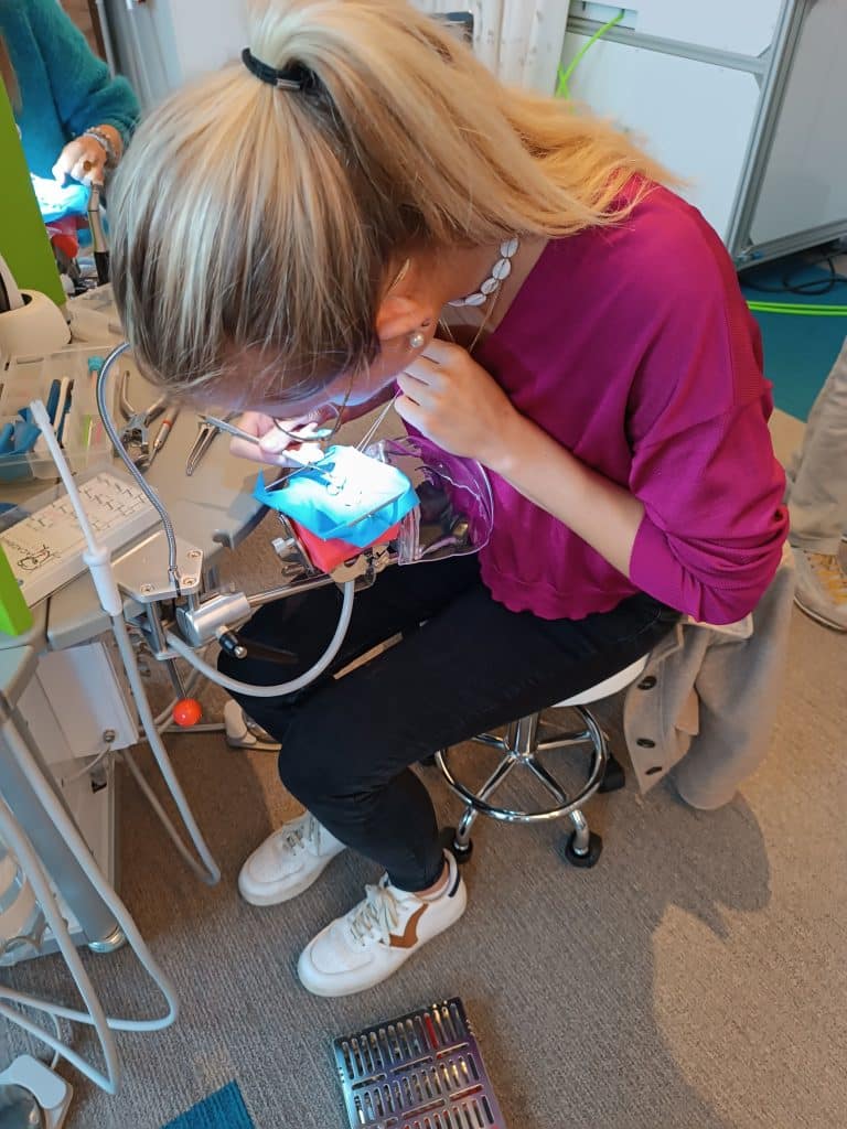 formation dentaire TP travaux pratiques académie du sourire