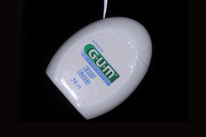 Élimination du ciment dans les embrasures lors du scellement (4)